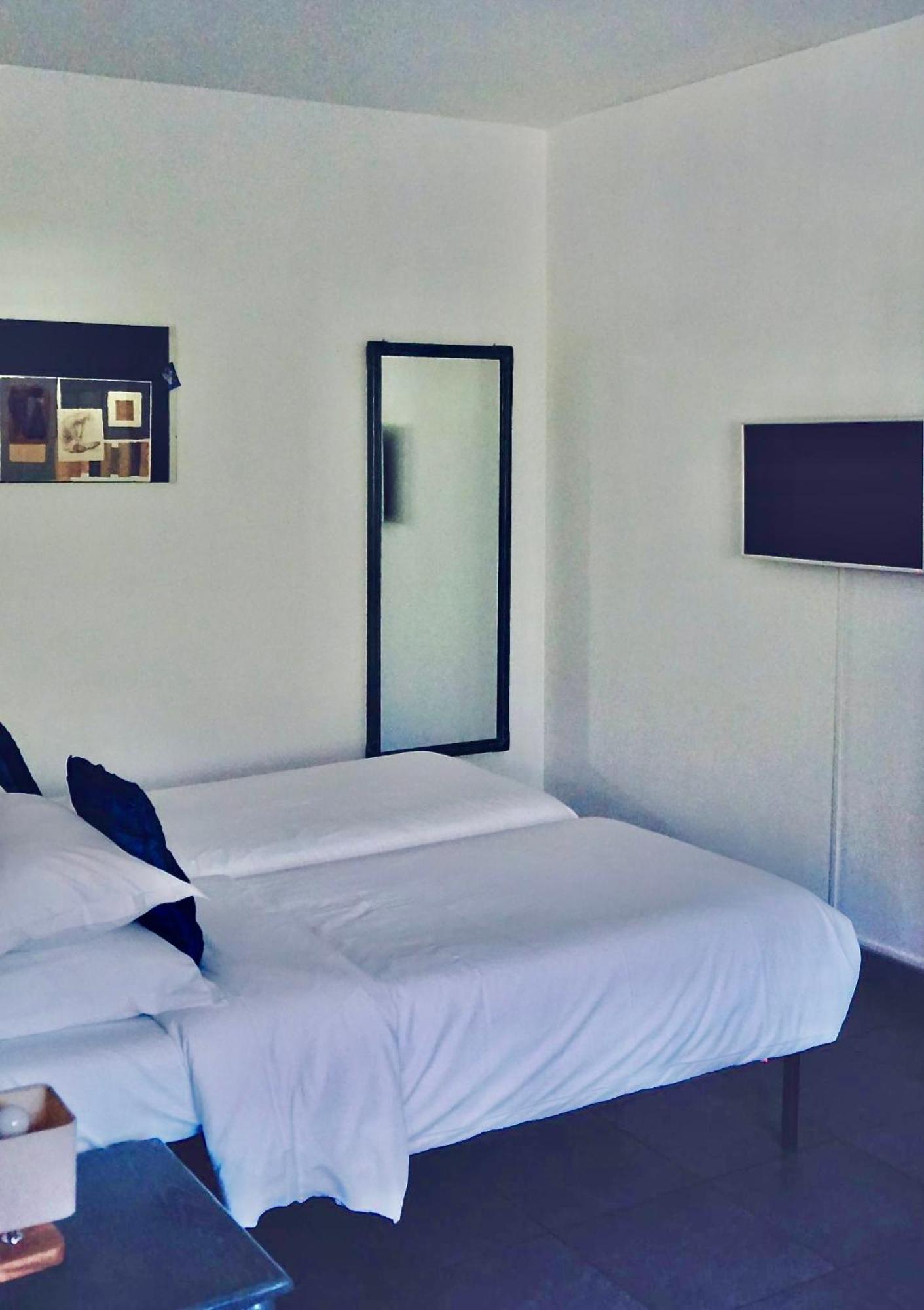 Poisson Rouge Hotel Bonifacio  Exterior photo